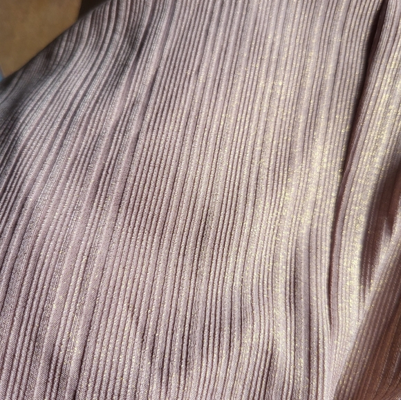 Tahari sleeveless top - Picture 2 of 4